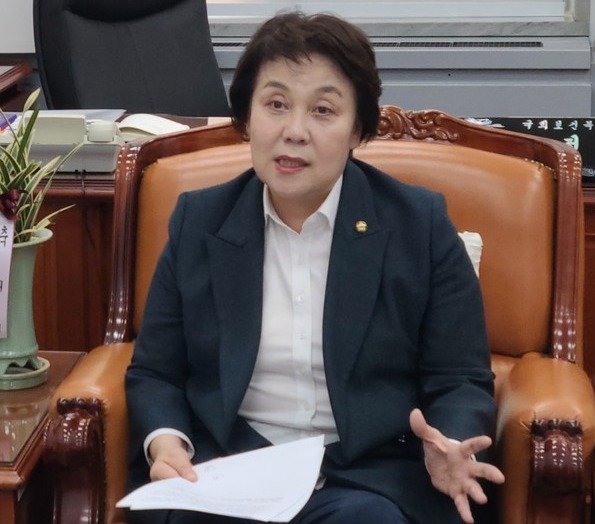 국회 보건복지위원회를 이끌고 있는 더불어민주당 정춘숙 의원은 코리아헬스로그와의 인터뷰에서 산정특례제도 확대 등 개선 필요성을 강조했다.