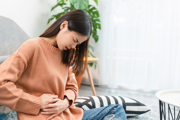 희귀난치질환 '크론병' 환자가 크게 늘고 있다. 최근 질병관리청이 발표한 '2020년 한 해 희귀질환자 통계 연보'에 따르면 2020년 한 해 소장·대장 크론병으로 산정특례 등록을 한 크론병 환자만 4,621명이다. 이는 2020년 전체 신규 희귀질환 발생자(5만2,310명)의 8.8%에 달하는 수치다. 사진=게티이미지 제공