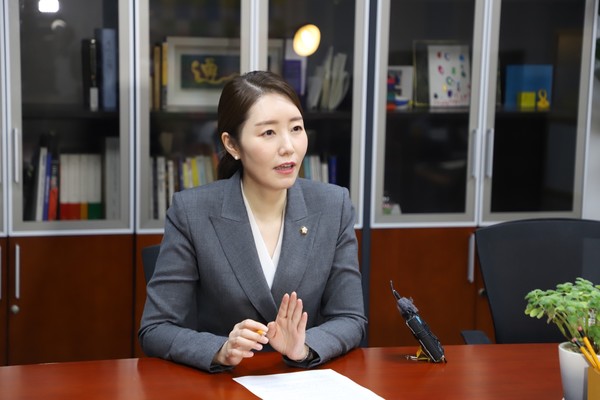 더불어민주당 강선우 의원