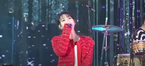 사진 : 아이유 유튜브 화면 캡쳐