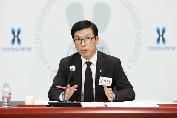 건강보험심사평가원 이영현 자원평가실장은 지난 27일 열린 전문기자협의회 간담회에서 전문진료질병군 개선 요구에 대해 "보건복지부와 협의를 거쳐야겠지만 학회 의견을 듣고 논의해 나갈 예정”이라며 “신중한 검토가 필요하다”고 했다. 사진=건강보험심사평가원 전문기자협의회 제공
