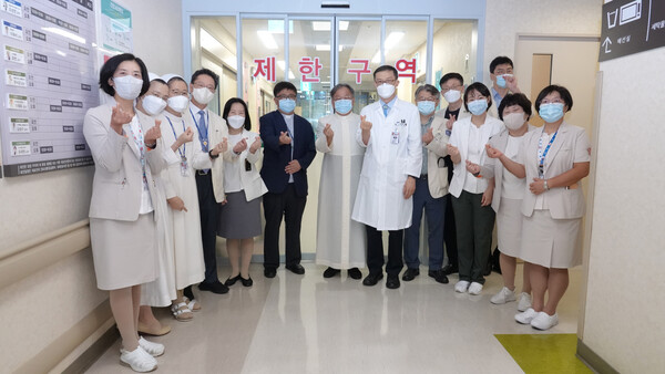 지난 1일 서울성모병원 혈액병원은조혈모세포이식 전용 무균치료실을 확충했다.