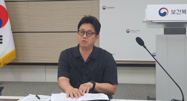 보건복지부 의료보장혁신과 강준 과장은 최근 전문기자협의회와 만나 도입 10년을 맞이한 선별급여제도 개선 필요성에 대해 설명했다.