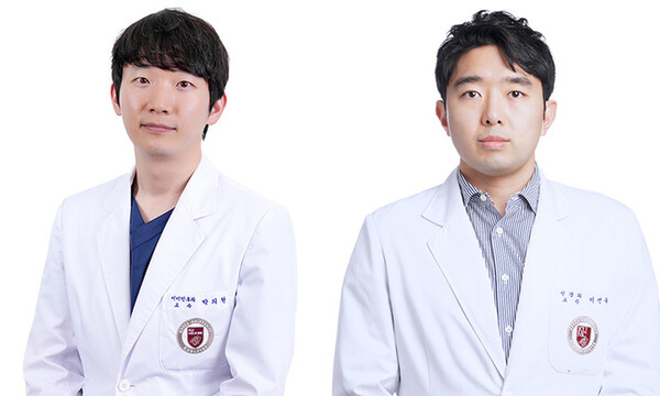 왼쪽부터 이선욱 교수, 박의현 교수.