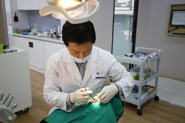 세이브치과 이훈구 원장