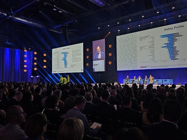 렉라자와 리브리반트 병합치료의 임상연구 결과가 공개된 유럽종양학회 연례학술대회. ©청년의사