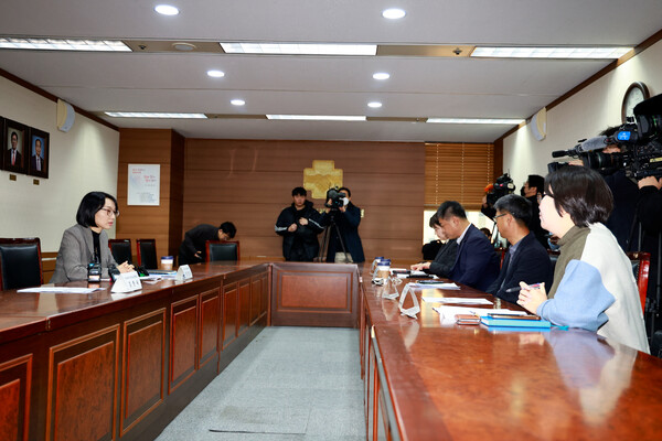 보건복지부는 지난 6일과 7일 양일간 서울시티타워에서 한국소비자연맹, 한국소비자단체협의회, 한국환자단체연합회, 한국희귀·난치성질환연합회 등 보건의료정책심의위원회의 보건의료 수요자 대표단체들과 보건의료 현안을 주제로 간담회를 개최했다.