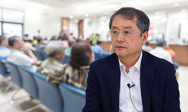 안덕선 고려의대 명예교수는 코리아헬스로그 자매지 '청년의사'와의 인터뷰에서 정부 정책이 '숫자'에만 매몰된 채 보여주기식으로 추진되고 있다고 비판했다. ⓒ청년의사