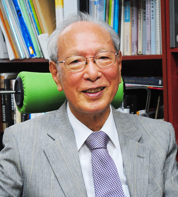 홍창의 명예교수. 사진 제공=서재필기념회