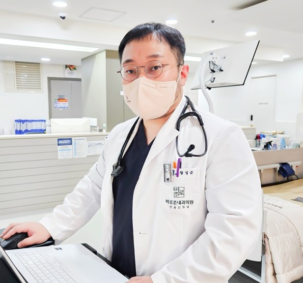  바로준내과 황성준 원장