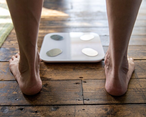 암 진단 뒤 살이 빠지면 위험하고, 살이 찌면 좋은 것일까? 사실 그렇지 않다. 살이 적정체중 이하로 빠지거나 적정체중 이상으로 찌는 것 모두 암환자에게 좋지 않은데, 암치료 중에는 다양한 상황에서 체중이 변할 수 있어 체중관리가 중요하다. 사진 출처=게티이미지