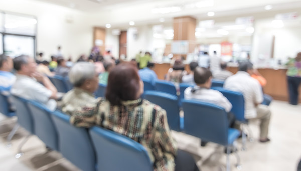 정부가 의대 정원 증원 사태로 의료공백이 더 길어질 경우 처방전 리필제 도입을 검토할 수 있다고 밝혔다. 이미지 출처=게티이미지