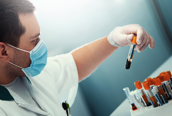 국가간암검진 프로그램의 성과를 높이려면 검진 대상인 40세 이상의 간암 고위험군인 만성 B형간염 환자와 C형간염 환자, 간경변증 환자를 선별하는 것이 무엇보다 중요한데, 현재는 간암 고위험군 선별할 수 있는 스크리닝장치가 없어 간암을 조기에 발견하지 못하는 문제가 발생한다는 간암 전문가들의 지적이 나왔다. 사진 출처=게티이미지