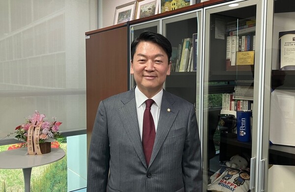 국민의힘 안철수 의원은 의정갈등 해결책으로 '1년 유예'를 제안했다. 협의체를 구성해 과학적 근거를 토대로 의대 정원 규모를 산출하자고도 했다. ⓒ청년의사