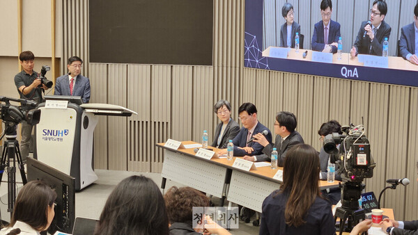 서울의대 교수협 비대위가 주최한 긴급 심포지엄에서 윤석열 정부에 대한 비판이 쏟아졌다. ⓒ청년의사