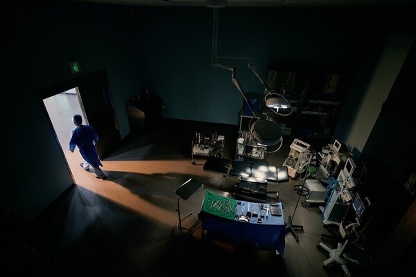 국민의 86%가 병원을 사직한 전공의와 교수에게 환자 곁으로 돌아와야 한다는 의견을 냈다. 정부가 추진하는 의대 정원 증원에 찬성한다는 의견을 낸 국민도 65%에 이르렀다. 사진 출처=게티이미지