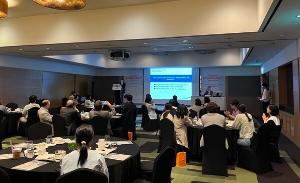 JW중외제약은 지난 1일부터 이틀간 서울 강남구 소재 인터컨티넨탈 서울 코엑스에서 A형 혈우병 치료제 ‘헴리브라’의 건강보험 확대 1주년 기념 심포지엄을 개최했다. ‘A형 혈우병 표준치료제’라는 헴리브라의 비전을 공유하기 위해 마련된 이번 심포지엄에는 혈우병 관련 국내 의료진이 참석했다.