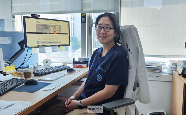 청년의사는 '하이펙스 2024'를 앞두고 강연자인 김수정 교수를 만나 전공의에 기대지 않는 대학병원의 모습에 대해 들었다.