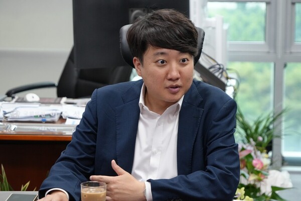 개혁신당 이준석 대표는 의료개혁 추진 과정에 '의료정책의 방향'이 빠져 있다며 원점 재논의를 위한 대통령의 결단이 필요하다고 했다. 사진 제공=개혁신당 이준석 의원실