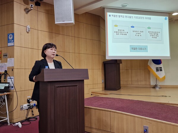 한국백혈병환우회 이은영 대표는 개혁신당 이주영 의원 주최 '국내 혈액질환 환자의 치료환경 개선방안' 토론회에서 고가의 의약품 급여 결정 시 환자단체의 의견을 공식 수렴하는 절차를 마련해야 한다고 주장했다.