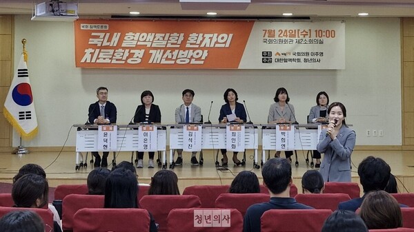 이주영 의원은 토론회 내내 자리를 지키며 건보제도가 적절한 지원과 재정을 기울이고 있는지 살펴보겠다고 했다. 