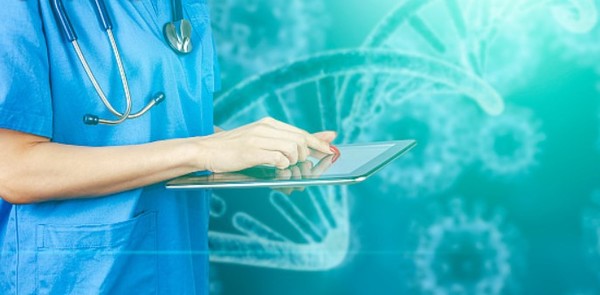 급성골수성백혈병에서 저강도항암치료 개념이 최근 바뀌면서 완치 환자 비율이 늘 여지가 생겼다. 이제껏 급성골수성백혈병 환자 중 완치를 목표로 할 때는 '고강도항암치료'를 하고 완치를 목표로 할 수 없을 때는 '저강도항암치료'를 하는 치료 접근이 이뤄졌는데, 최근 환자 상태가 '고강도항암치료'를 할 수 있느냐, 없으냐에 따라 치료법을 결정하게 된 까닭이다. 사진 출처=게티이미지