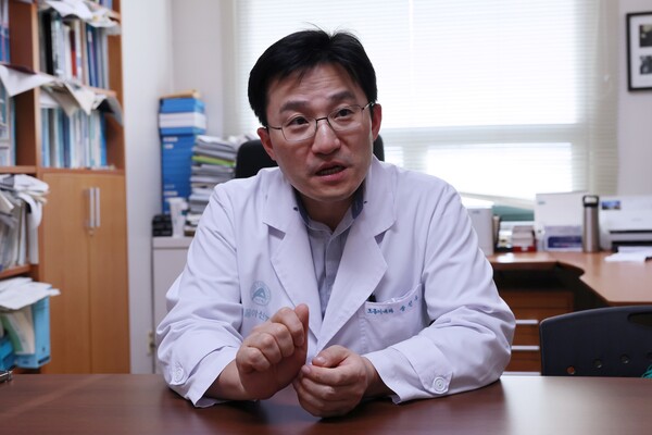 서울아산병원 호흡기내과 송진우 교수. 사진 제공=서울아산병원 